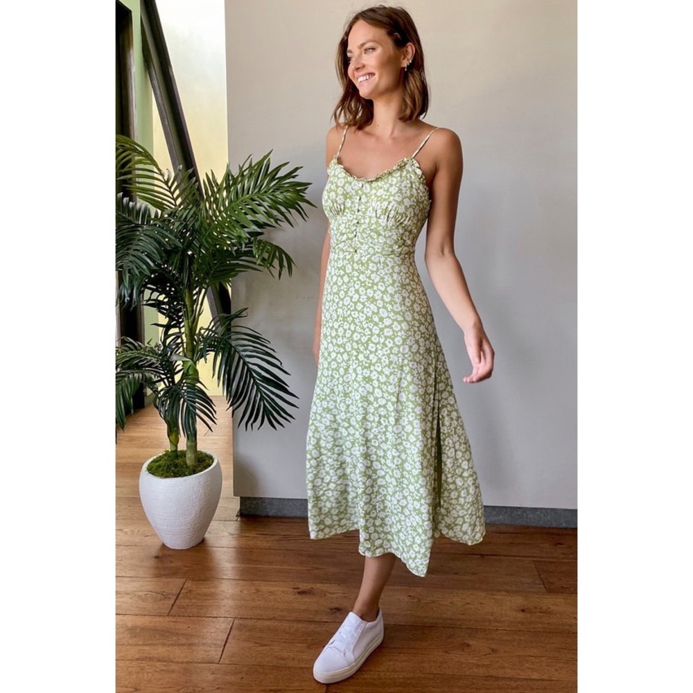 Lulus: Green floral dress